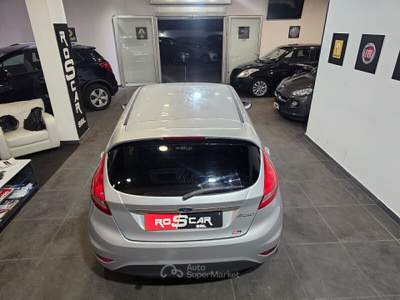 Ford Fiesta GPL 5 porte - Titanium Grigio usata Qualiano