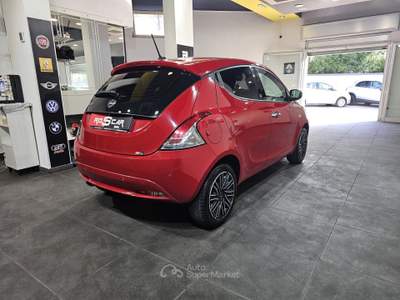 Lancia Ypsilon 1.2 69cv Ecochic GPL Gold Rosso usata Qualiano