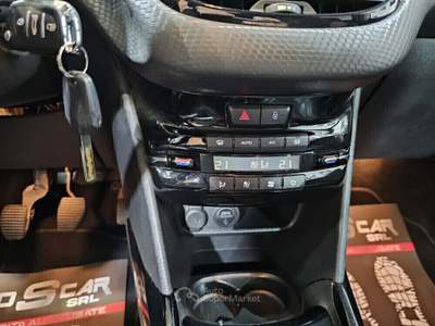 Peugeot 2008 1.6 BlueHDi 100cv Allure Grigio usata Qualiano