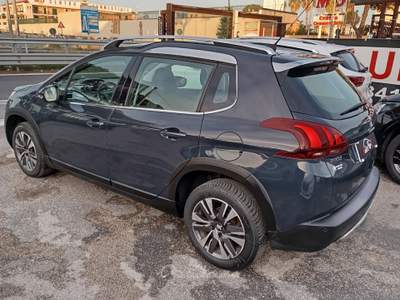 Peugeot 2008 1.2 PureTech Turbo 110CV Allure Grigio usata Giugliano in Campania