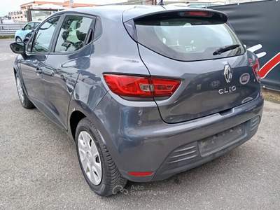 Renault Clio 5P 0.9 TCe 12V 75CV Life Grigio usata Giugliano in Campania