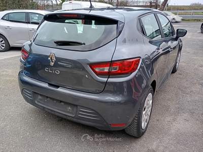 Renault Clio 5P 0.9 TCe 12V 75CV Life Grigio usata Giugliano in Campania