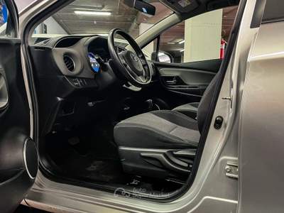 Toyota Yaris Active my16 Argento usata Saint-Christophe