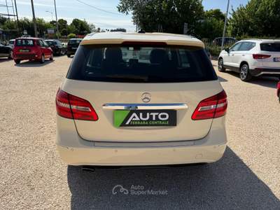 Mercedes-Benz Classe B B 180 CDI BlueEFFICIENCY Executive Beige usata Ferrara