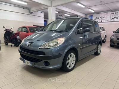 Peugeot 1007 Happy Argento usata Leini