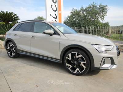 Audi A3 Allstreet 35 TFSI Identity Contrast KM0 Beige usata Noto