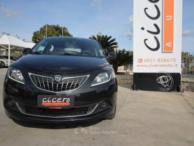 Lancia Ypsilon 1.0 5p Hybrid Silver |2022 Nero usata Noto