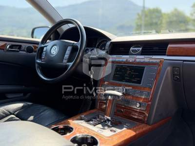Volkswagen Phaeton VOLKSWAGEN Phaeton 3.0/240 V6 TDI DPF 4mot. tip. 5 posti Nero usata Trento