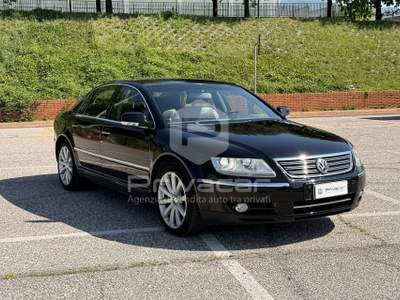 Volkswagen Phaeton VOLKSWAGEN Phaeton 3.0/240 V6 TDI DPF 4mot. tip. 5 posti Nero usata Trento