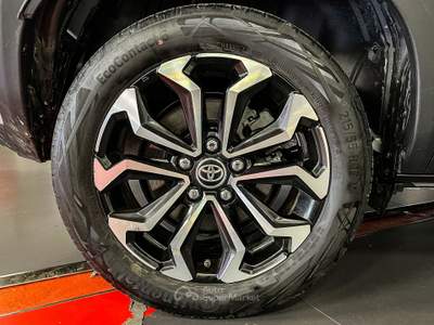 Toyota Yaris Cross Trend fwd 116cv e-cvt Argento usata Saint-Christophe