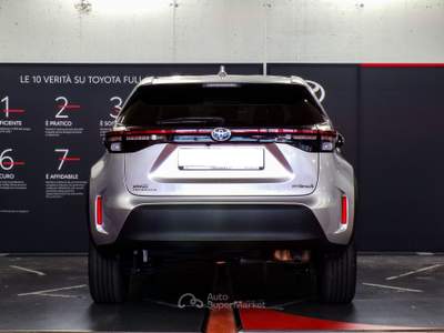 Toyota Yaris Cross Trend fwd 116cv e-cvt Argento usata Saint-Christophe