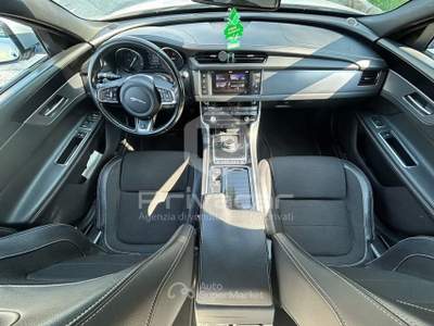 Jaguar XF JAGUAR XF 2.0 D 240 CV AWD aut. R-Sport Grigio usata Milano