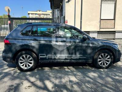Volkswagen Tiguan VOLKSWAGEN Tiguan 2.0 TDI 150 CV SCR DSG Life Grigio usata Milano