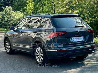 Volkswagen Tiguan VOLKSWAGEN Tiguan 2.0 TDI 150 CV SCR DSG Life Grigio usata Milano