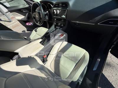 Jaguar F-Pace JAGUAR F-Pace 2.0 D 180 CV AWD aut. Prestige Grigio usata Milano
