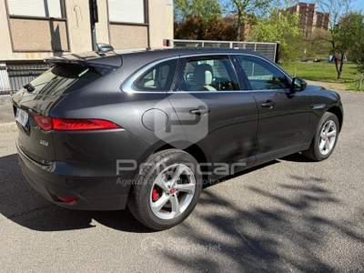 Jaguar F-Pace JAGUAR F-Pace 2.0 D 180 CV AWD aut. Prestige Grigio usata Milano