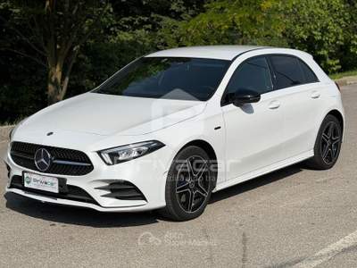Mercedes-Benz Classe A MERCEDES A 250 e Automatic EQ-Power Premium Bianco usata Milano