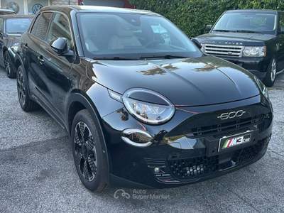 Fiat 600 LA PRIMA Hybrid DCT Navi PELLE+Massage Sitz+FULL-LED Nero usata Roma