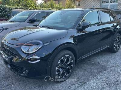 Fiat 600 LA PRIMA Hybrid DCT Navi PELLE+Massage Sitz+FULL-LED Nero usata Roma