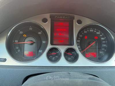 Volkswagen Passat 4x4 GPL Marrone usata Viareggio