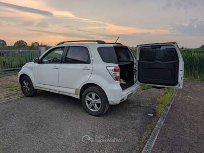 Daihatsu Terios SUV Compatto 4x4 cambio automatico con blocco del differenziale Bianco usata Campogalliano