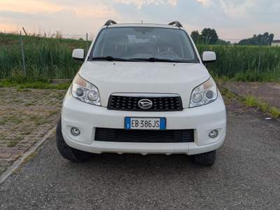 Daihatsu Terios SUV Compatto 4x4 cambio automatico con blocco del differenziale Bianco usata Campogalliano