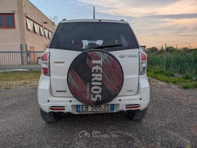 Daihatsu Terios SUV Compatto 4x4 cambio automatico con blocco del differenziale Bianco usata Campogalliano