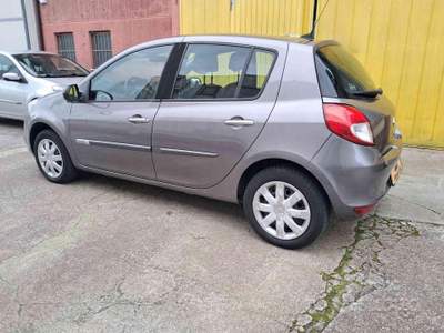 Renault Clio 5 porte Luxe ok neopatentat usata Porto Mantovano