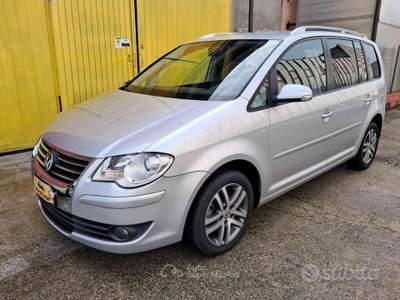 Volkswagen Touran Highline 7 posti n usata Porto Mantovano Volkswagen Touran Highline 7 posti n usata Porto Mantovano