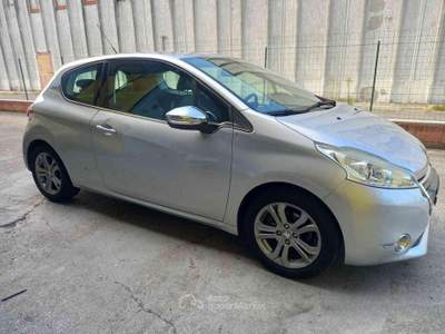 Peugeot 208 serie 1.2 VTi 82 CV 3 porte Allure usata Porto Mantovano