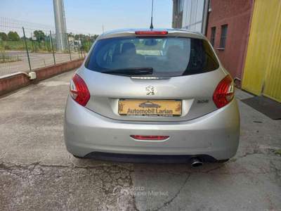 Peugeot 208 serie 1.2 VTi 82 CV 3 porte Allure usata Porto Mantovano