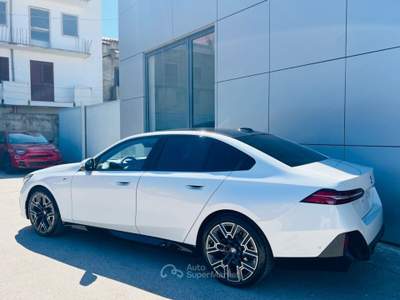 BMW Serie 5 520d 520d 48V xDrive Msport - ANTICIPO €12.900 noleggio no scoring Bianco usata Gela