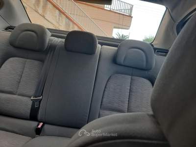 Peugeot 407 POCHI KM Argento usata Traona