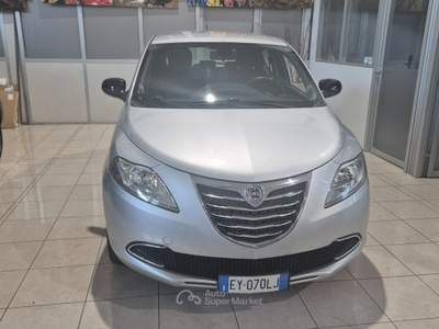 Lancia Ypsilon 1.2 69 CV 5 porte Elle Argento usata Milano