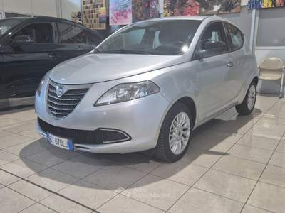 Lancia Ypsilon 1.2 69 CV 5 porte Elle Argento usata Milano