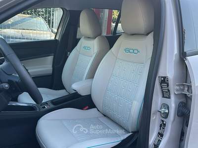 Fiat 600 LA PRIMA Hybrid DCT Navi PELLE+Massage Sitz+FULL-LED Beige usata Roma