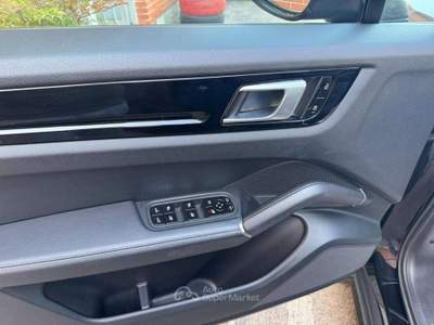 Porsche Cayenne 3.0 tiptronic 340cv Nero usata Cernusco sul Naviglio