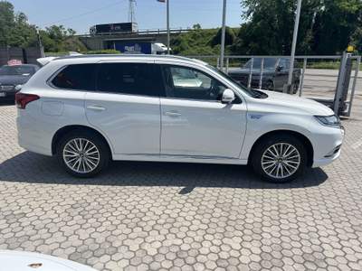 Mitsubishi Outlander 2.4 diamond PHEW plugin tetto 4WD Bianco usata Rezzato