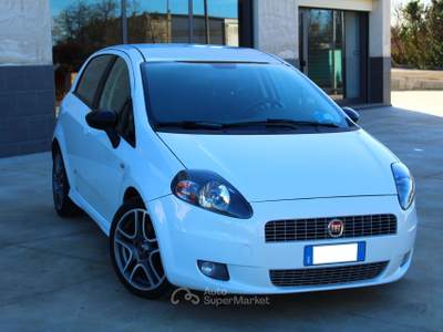 Fiat Grande Punto 1.3 mjt 90CV 5p SPORT Emotion Bianco usata Carovigno
