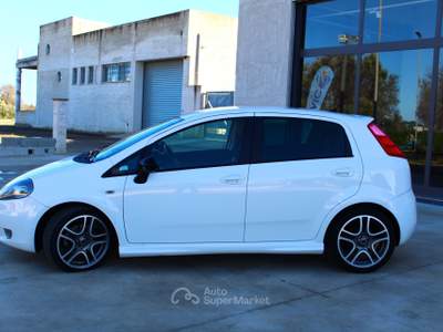 Fiat Grande Punto 1.3 mjt 90CV 5p SPORT Emotion Bianco usata Carovigno