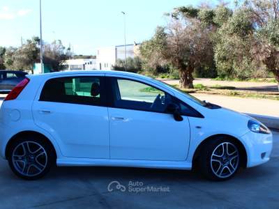 Fiat Grande Punto 1.3 mjt 90CV 5p SPORT Emotion Bianco usata Carovigno