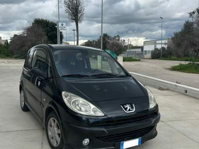 Peugeot 1007 1.4 HAPPY Nero usata Carovigno