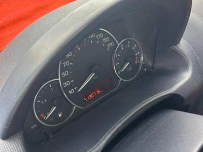 Peugeot 1007 1.4 HAPPY Nero usata Carovigno