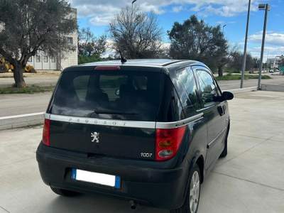 Peugeot 1007 1.4 HAPPY Nero usata Carovigno