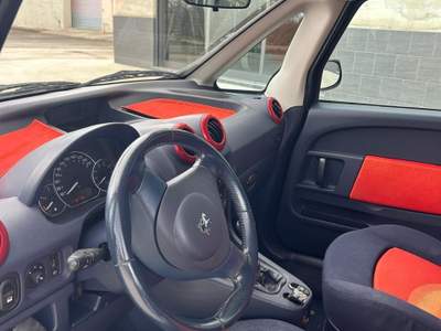 Peugeot 1007 1.4 HAPPY Nero usata Carovigno