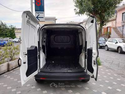Fiat Doblò cargo 1.6 mjt 16v SX 105cv E6 Bianco usata Acireale