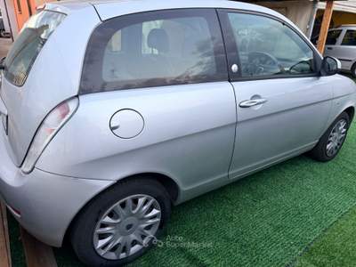 Lancia Ypsilon Argento Ecochic GPL Argento usata Cellole
