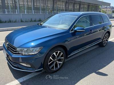 Volkswagen Passat Variant 2.0 TDI SCR EVO Executive Blu/Azzurro usata Torino