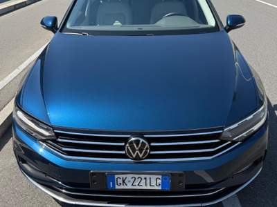 Volkswagen Passat Variant 2.0 TDI SCR EVO Executive Blu/Azzurro usata Torino