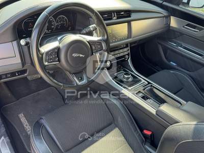 Jaguar XF JAGUAR XF Sportbrake 2.0 D 180 CV AWD aut. R-Sport Bianco usata Cuneo